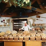 Landzeit Restaurant Voralpenkreuz סאטלדט