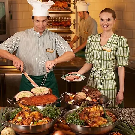 ホテル Landzeit Restaurant Voralpenkreuz 3*