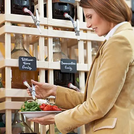 ホテル Landzeit Restaurant Voralpenkreuz 3*