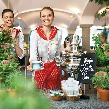 Hotel Landzeit Restaurant Voralpenkreuz Sattledt