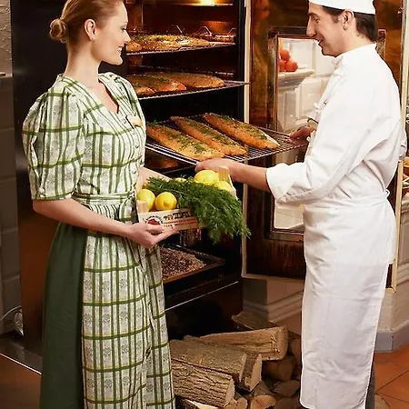 Отель Landzeit Restaurant Voralpenkreuz Заттледт